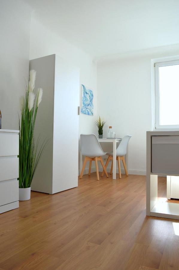 Gemutliches Studio Mit Blick Auf Die Ottakringer Brauerei Apartment Viena Exterior foto